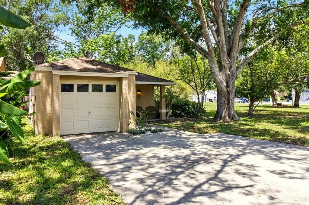 4419 LONGSHORE DRIVE LAND O LAKES, FL 34639