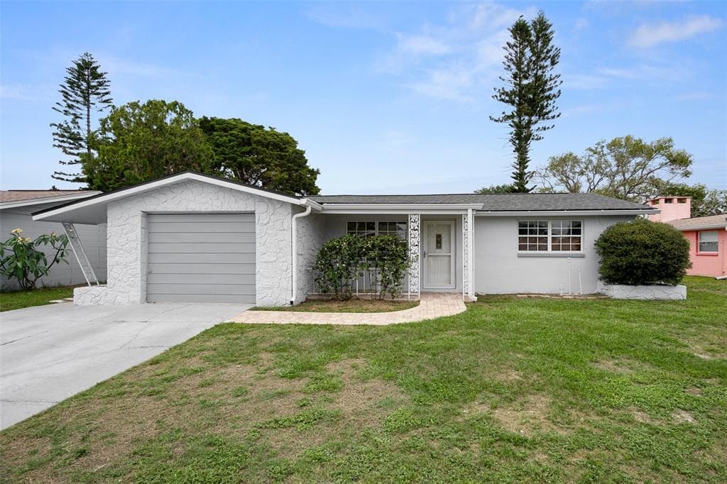 7735 FARMLAWN DRIVE PORT RICHEY, FL 34668