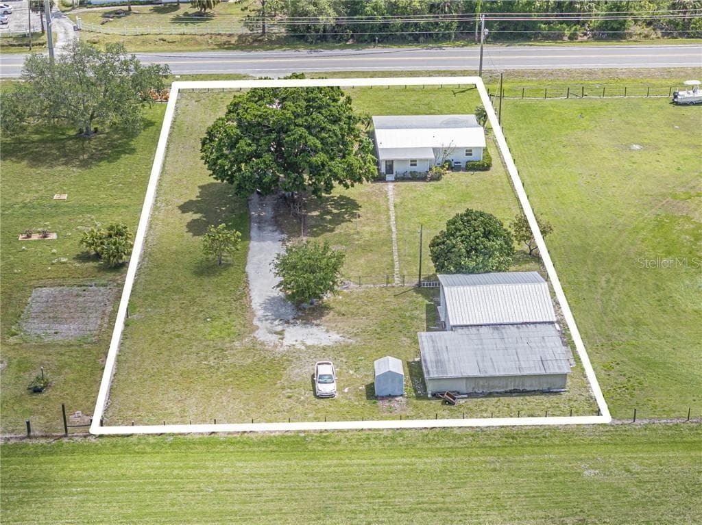 6635 58TH AVENUE VERO BEACH, FL 32967