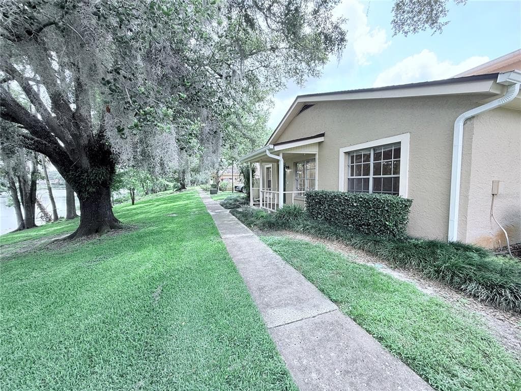 11893 RAINTREE DRIVE TEMPLE TERRACE, FL 33617