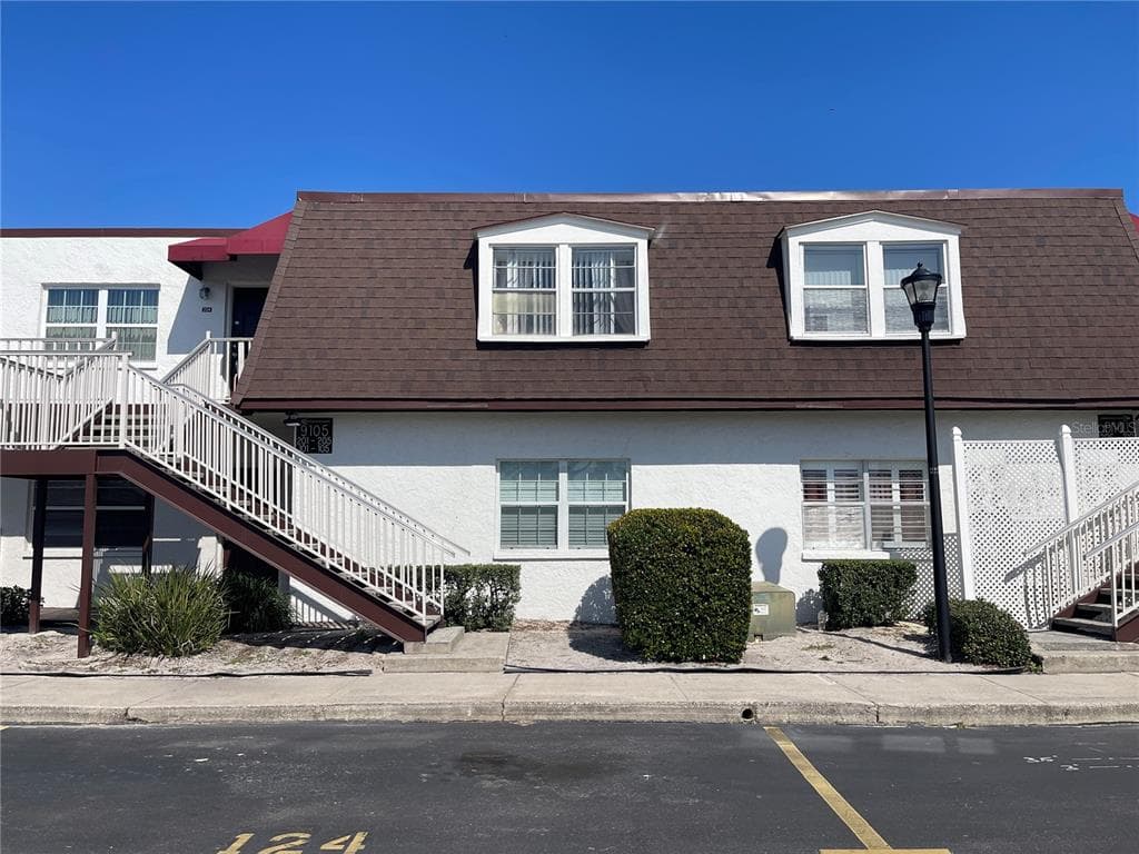 9105 W HILLSBOROUGH AVENUE UNIT I104 TAMPA, FL 33615