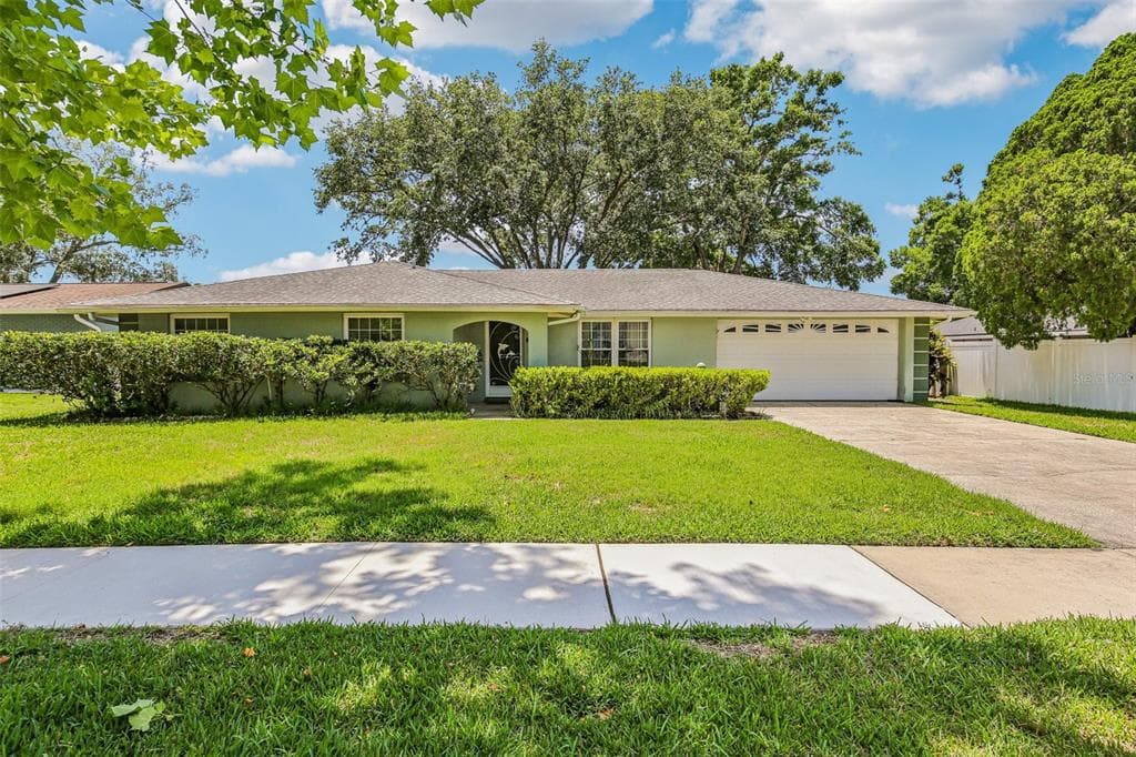 512 HILLPINE WAY BRANDON, FL 33510