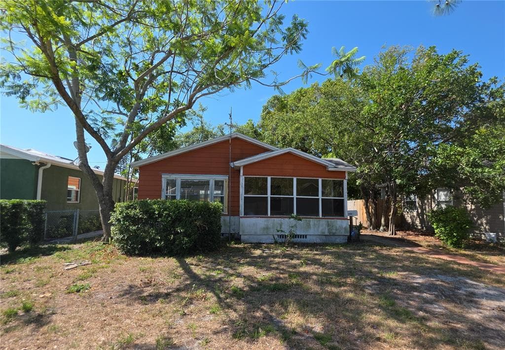 2326 MELROSE AVENUE S ST PETERSBURG, FL 33712