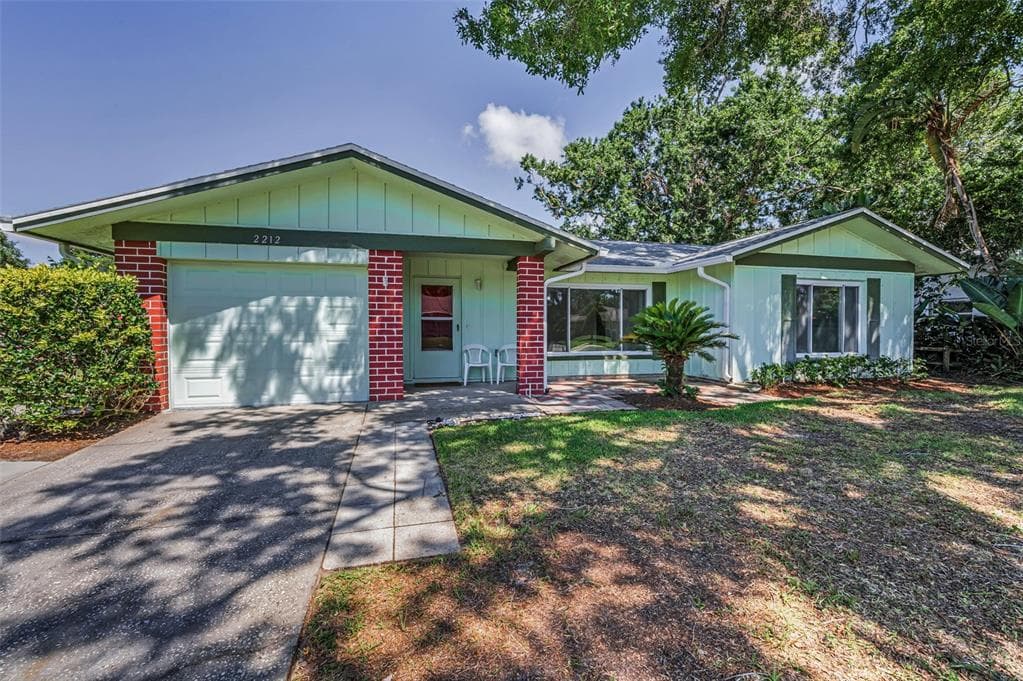 2212 PORTSIDE PASSAGE PALM HARBOR, FL 34685