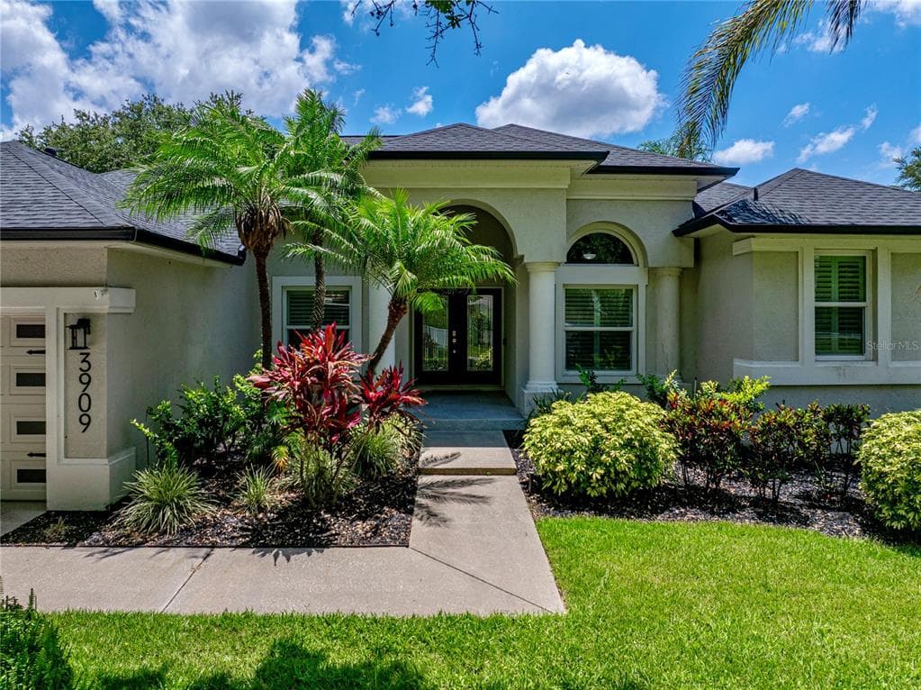 3909 VALRICO GROVE DRIVE