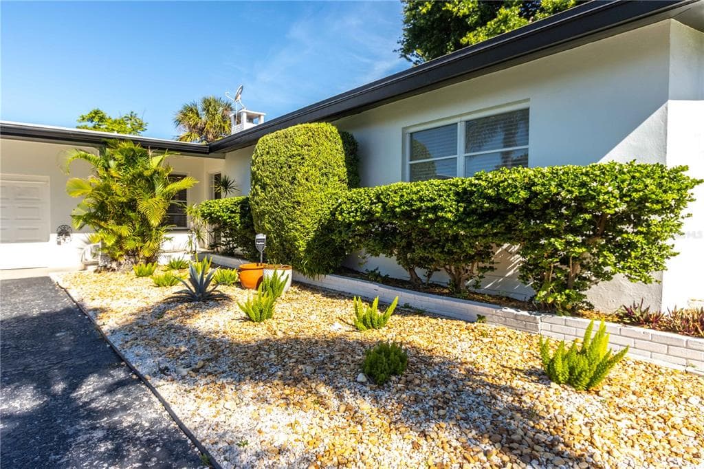 3997 MCKAY CREEK CIRCLE LARGO, FL 33770