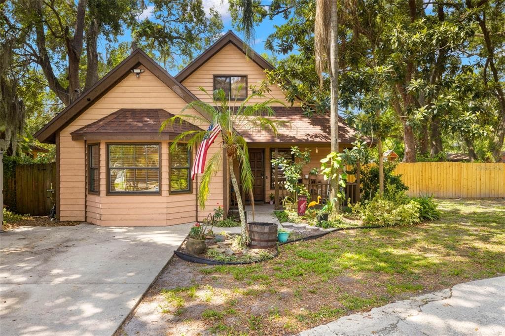 717 E 137TH AVENUE TAMPA, FL 33613