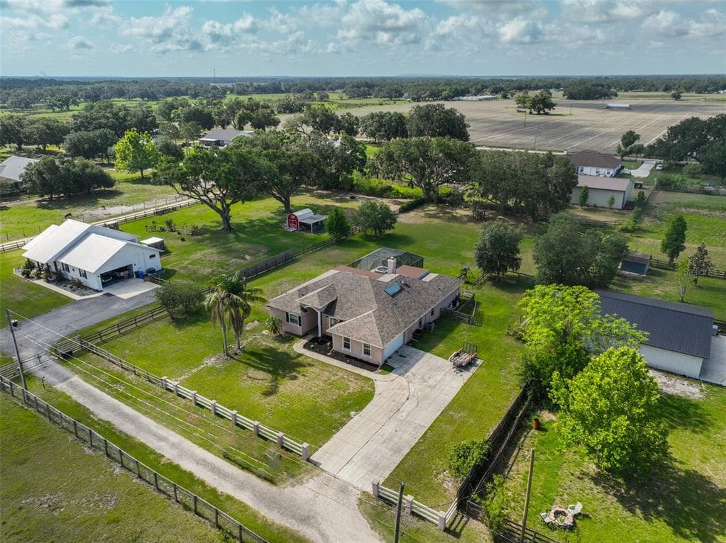 611 ROBINSON OAKS LANE PLANT CITY, FL 33567