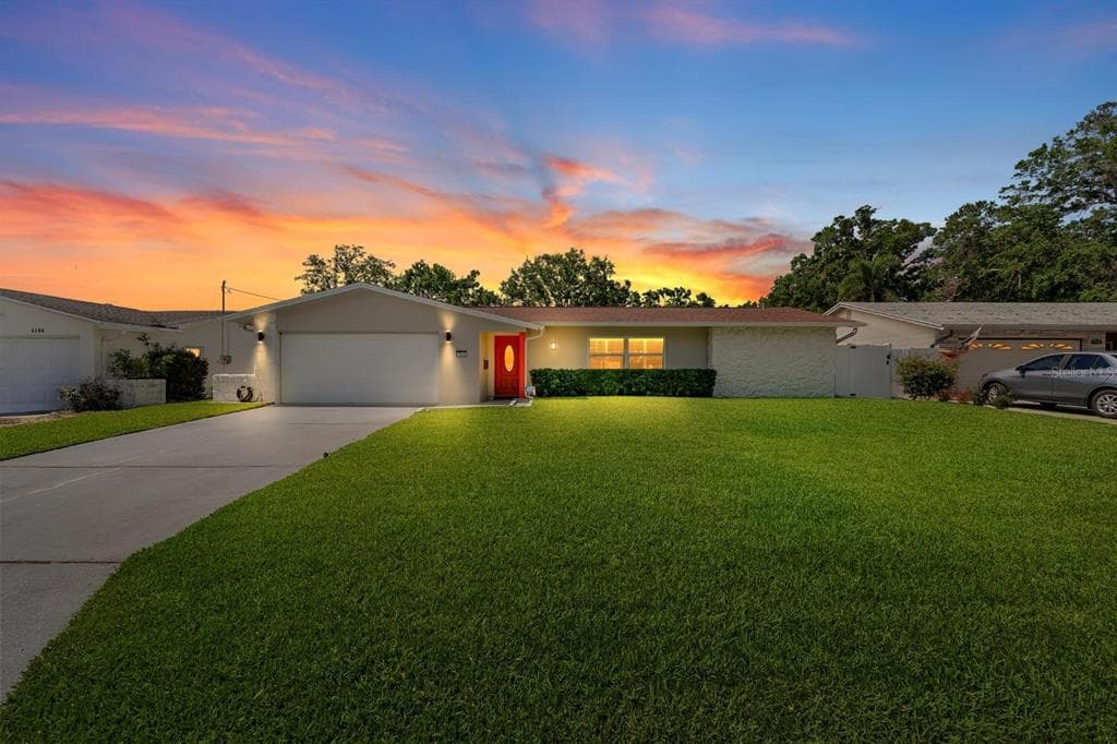 1546 69TH PLACE S ST PETERSBURG, FL 33705