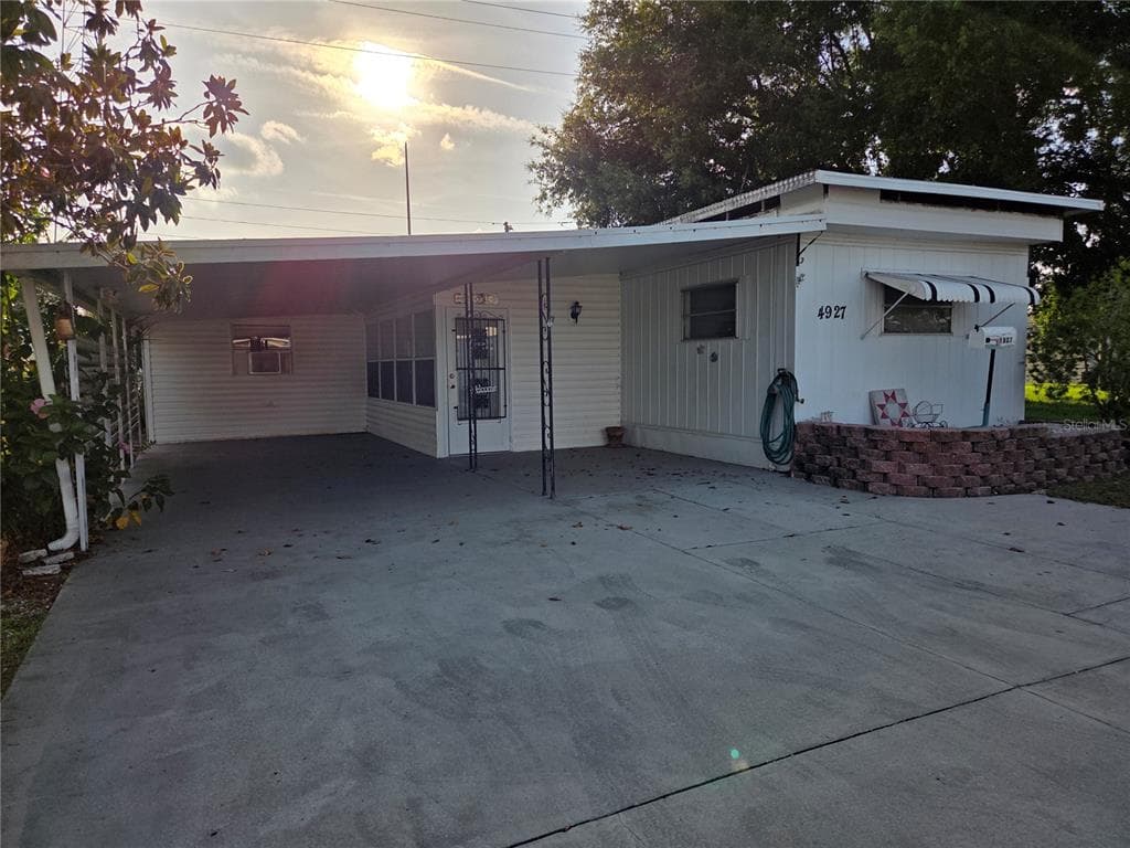 4927 CORAL STREET ZEPHYRHILLS, FL 33542