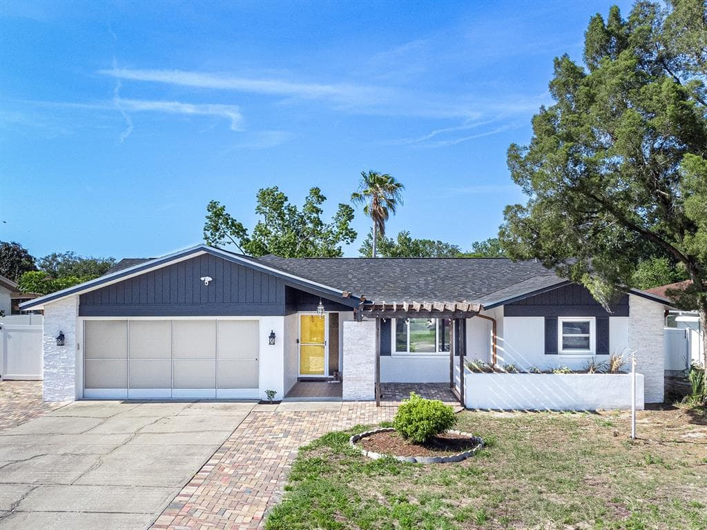 7131 VISTA WAY