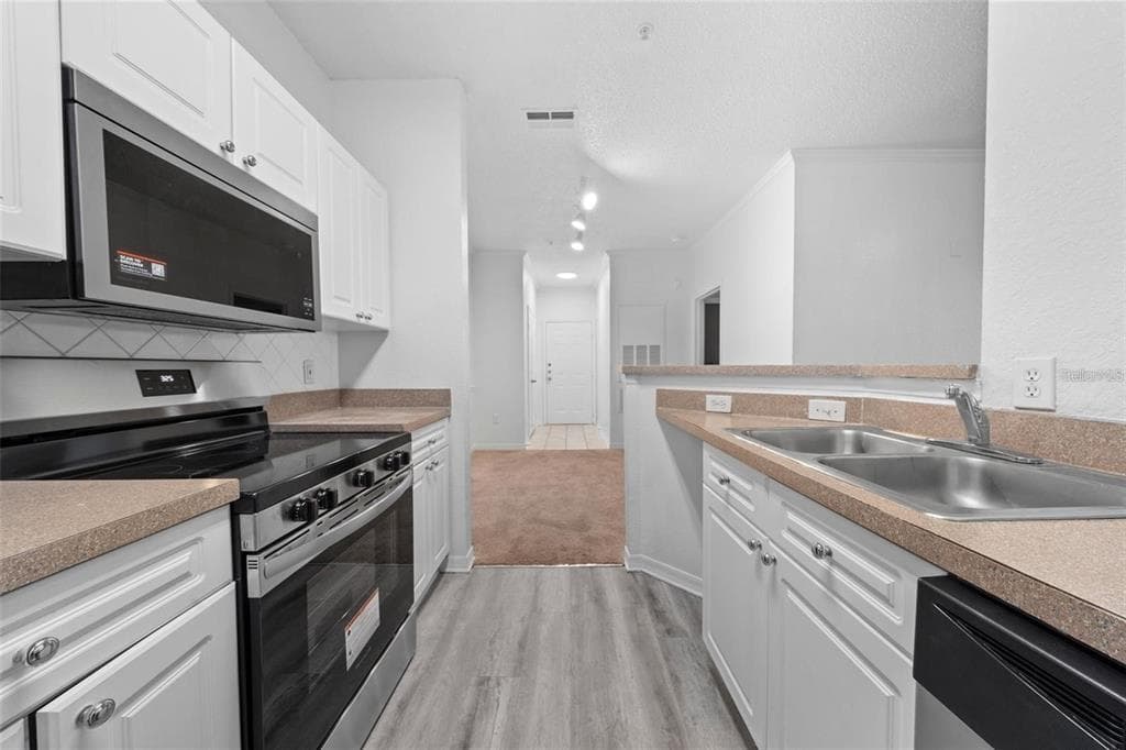18001 RICHMOND PLACE DRIVE UNIT 511 TAMPA, FL 33647