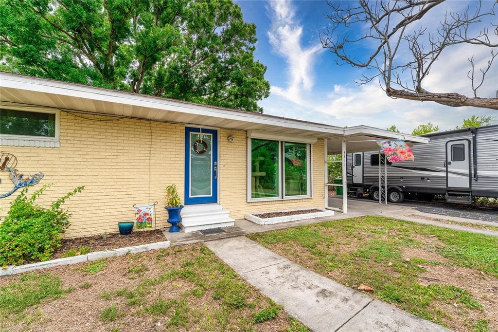 4411 W BAY VILLA AVENUE TAMPA, FL 33611