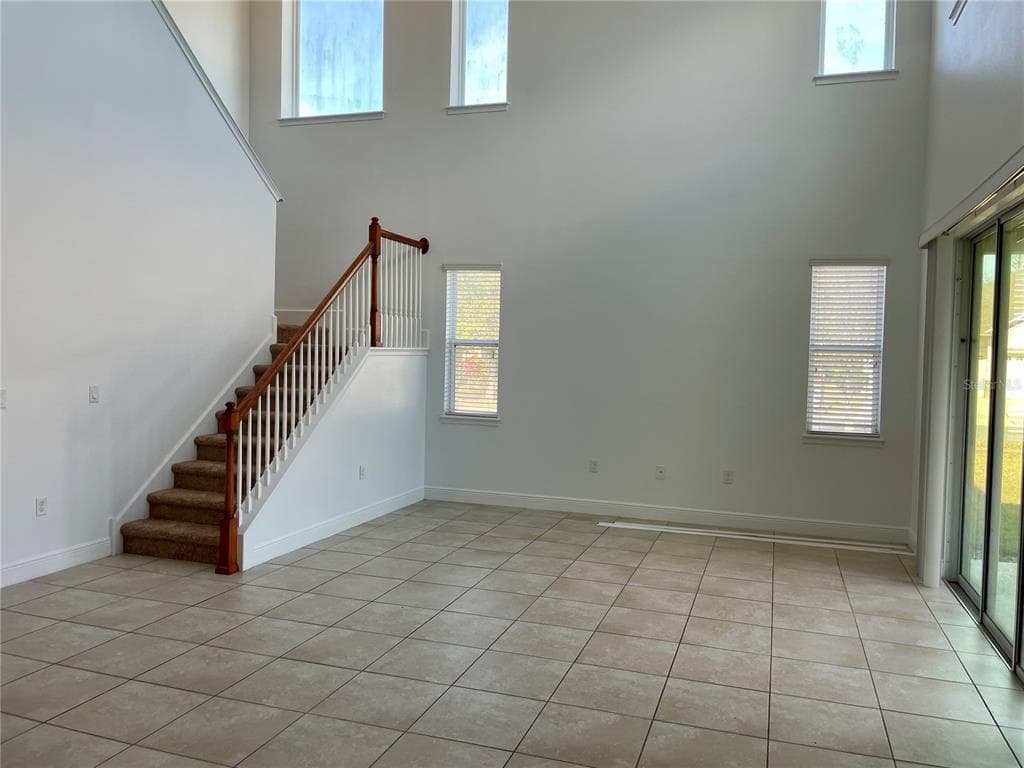 7952 HAMPTON LAKE DRIVE TAMPA, FL 33647