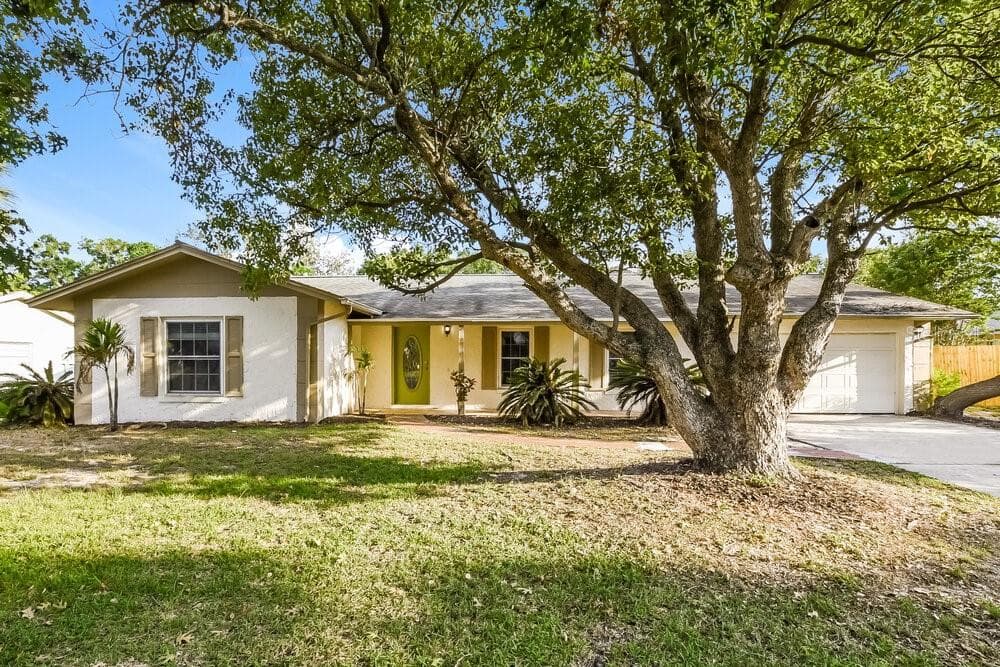 960 APPLE LANE ALTAMONTE SPRINGS, FL 32714