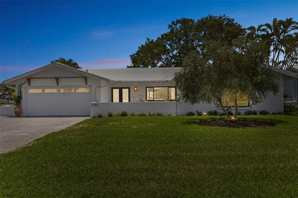 2084 MASSACHUSETTS AVENUE NE ST PETERSBURG, FL 33703