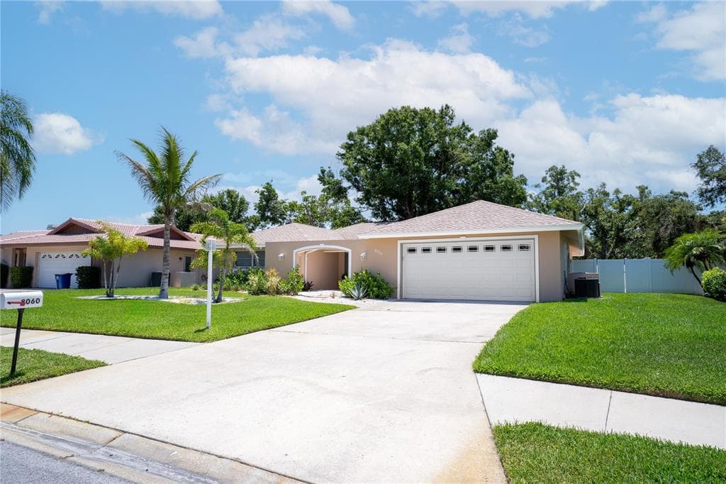 8060 CANTERBURY CIRCLE SEMINOLE, FL 33777