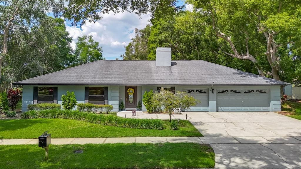 1014 SYLVIA LANE TAMPA, FL 33613