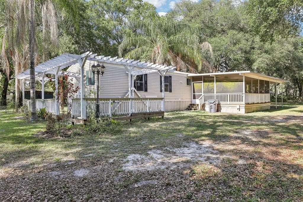 1305 LEOLA AVENUE LAKELAND, FL 33810