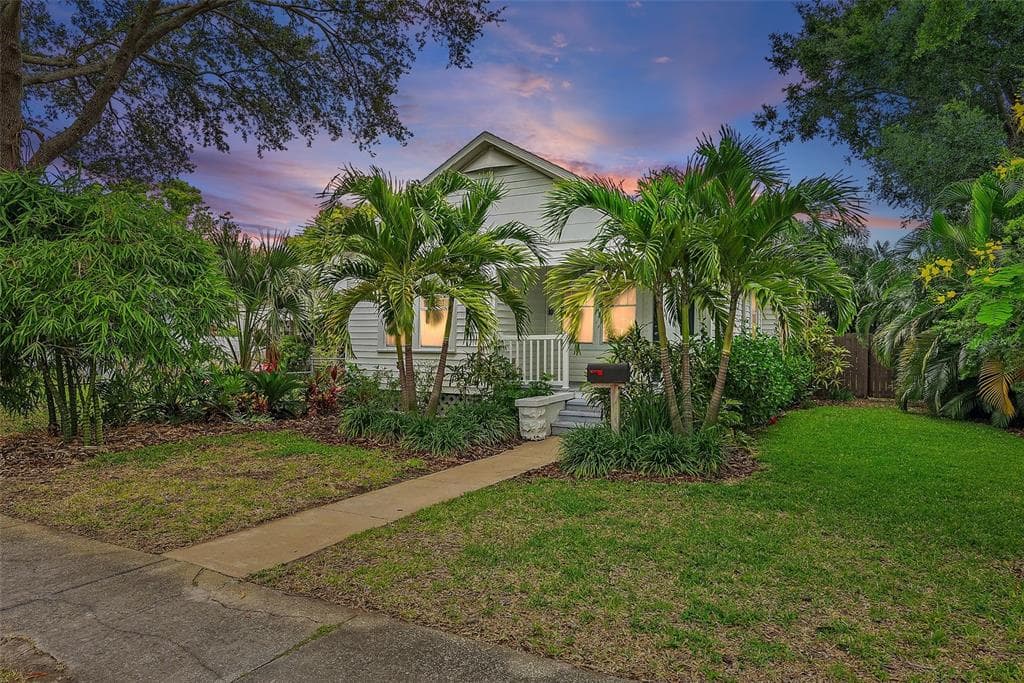1211 14TH STREET N ST PETERSBURG, FL 33705
