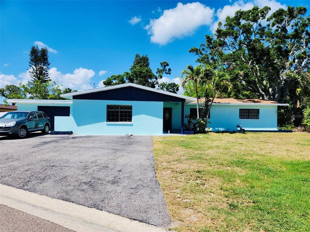 4094 WHITING DRIVE SE ST PETERSBURG, FL 33705