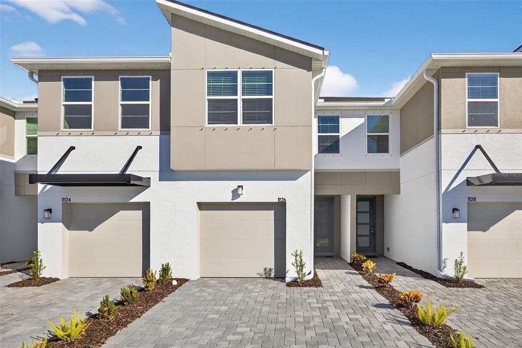 1126 CREEK VALLEY COURT BRANDON, FL 33511