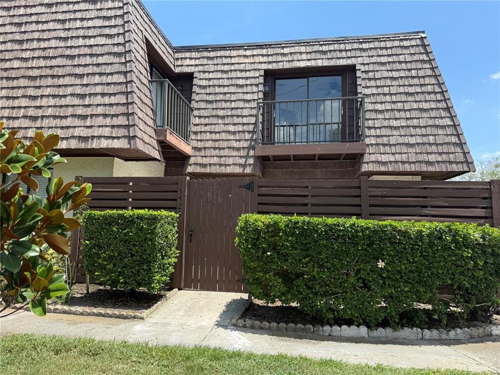 15423 W POND WOODS DRIVE UNIT 15423