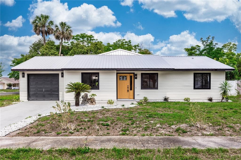 1161 ORANGEWOOD AVENUE DELAND, FL 32724