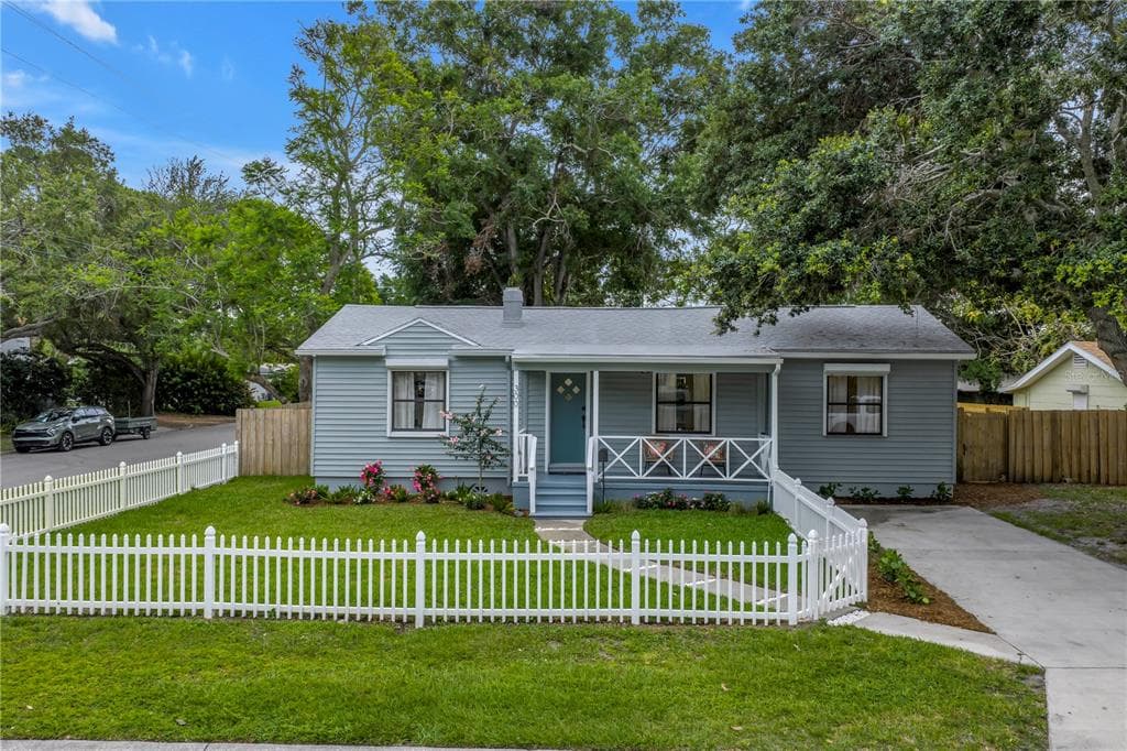300 33RD AVENUE N ST PETERSBURG, FL 33704
