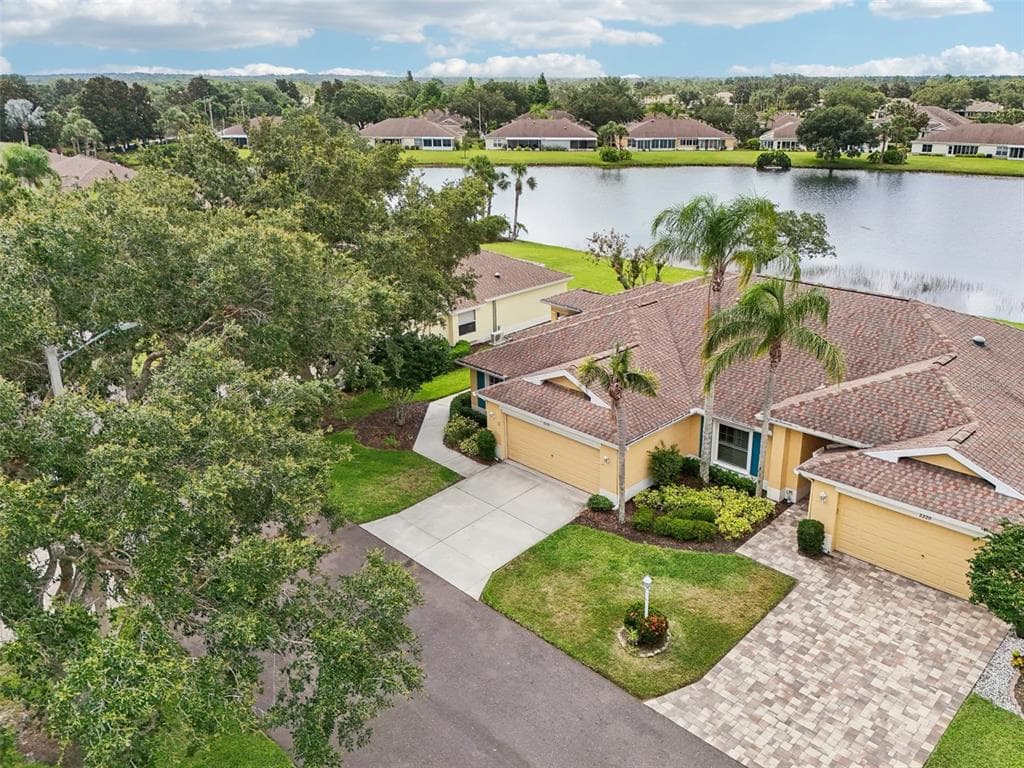 2218 BROOKFIELD GREENS CIRCLE UNIT 82