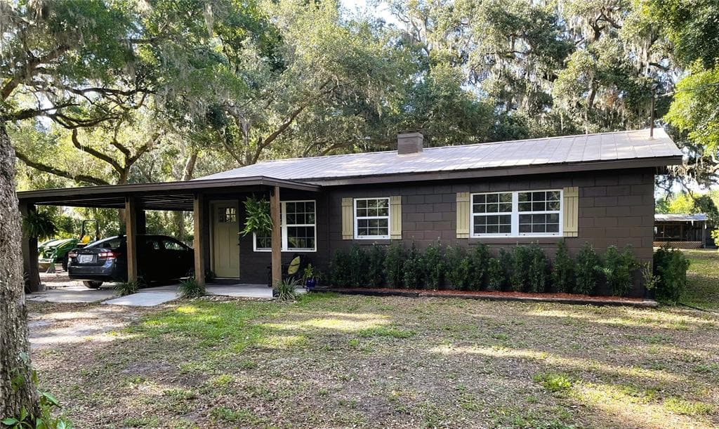 2748 CR 543 SUMTERVILLE, FL 33585