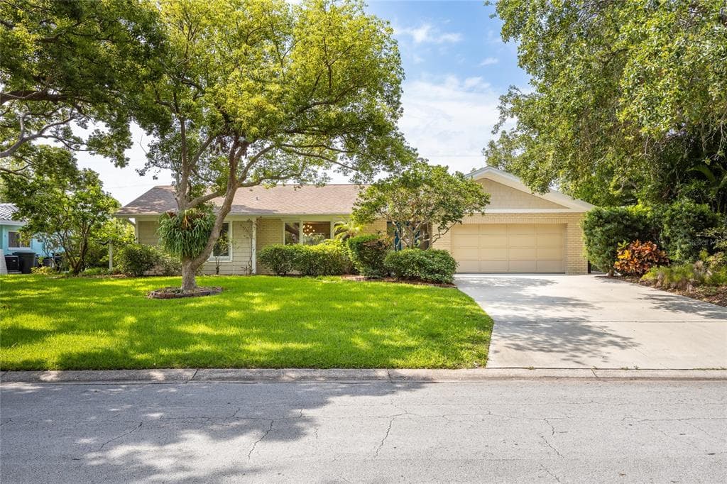 1235 NELSON ST DUNEDIN, FL 34698