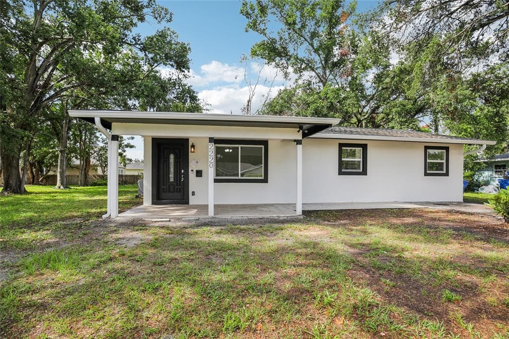 2220 3RD AVENUE E BRADENTON, FL 34208
