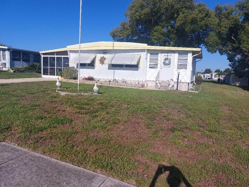 51 LEXINGTON COURT UNIT 13 PALM HARBOR, FL 34684