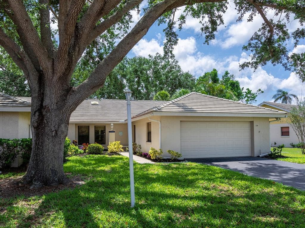 114 SOUTHAMPTON PLACE N UNIT 237 VENICE, FL 34293
