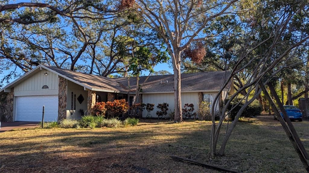 2033 AARON PLACE CLEARWATER, FL 33760