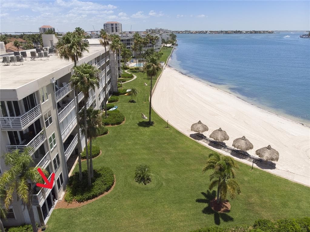 5701 BAHIA DEL MAR CIRCLE UNIT 108 ST PETERSBURG, FL 33715