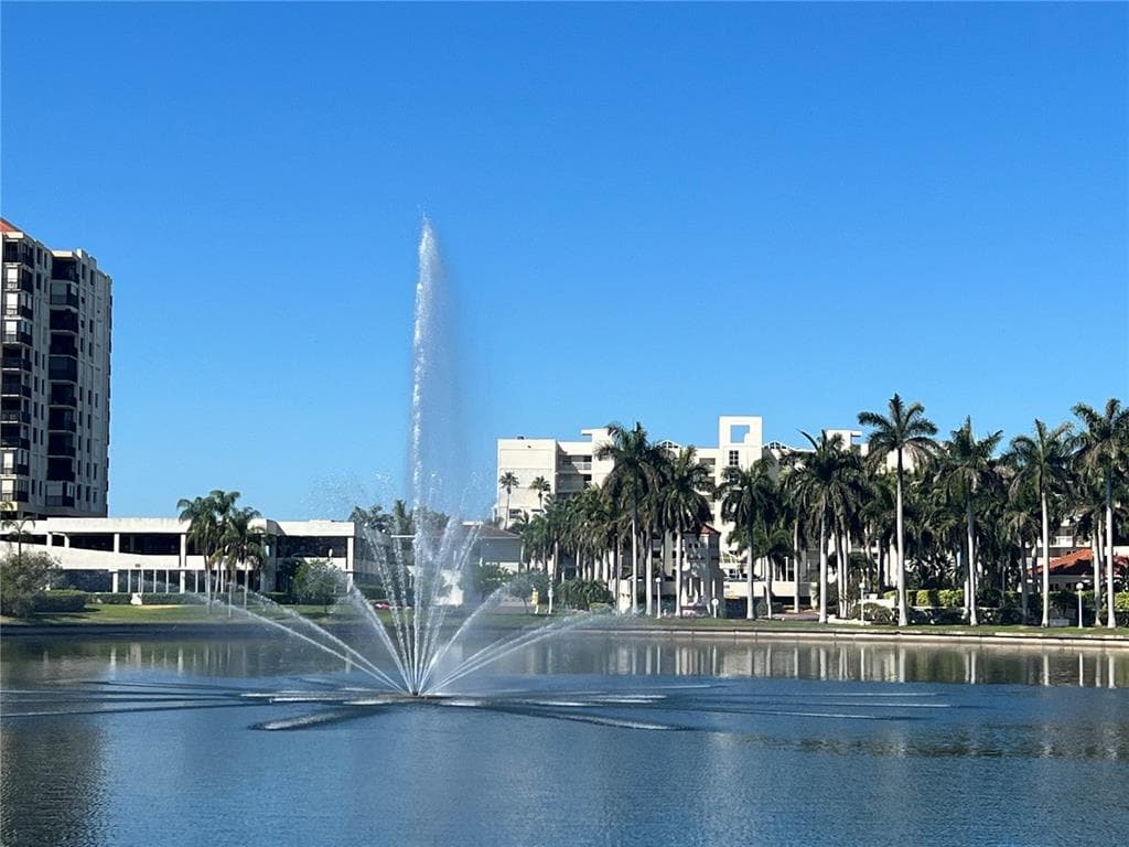 6100 BAHIA DEL MAR CIRCLE UNIT 107 ST PETERSBURG, FL 33715