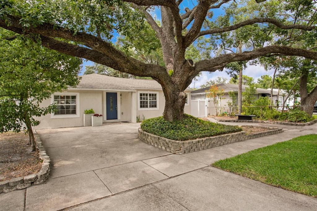 4121 W SAN NICHOLAS STREET TAMPA, FL 33629