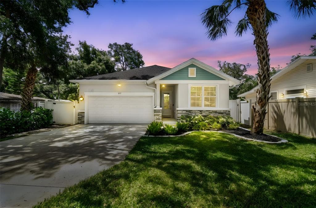 527 BAY STREET DUNEDIN, FL 34698