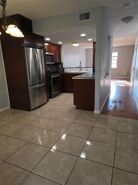 7168 E BANK DRIVE UNIT 7168 TAMPA, FL 33617