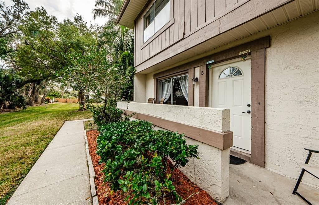 1855 BOUGH AVENUE UNIT B CLEARWATER, FL 33760