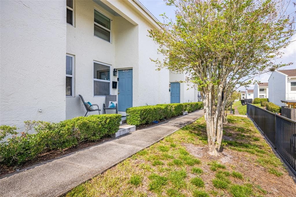 4314 LA MORA COURT TAMPA, FL 33611