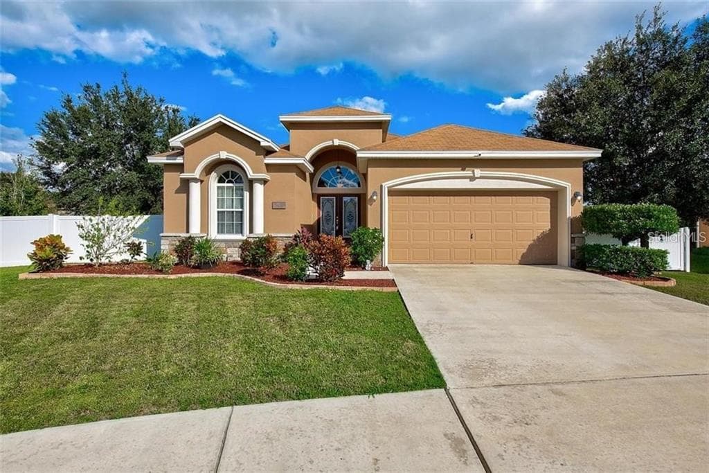 6519 TWIN BRIDGES DRIVE ZEPHYRHILLS, FL 33541