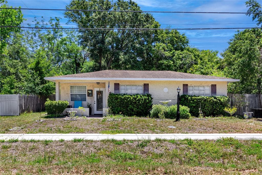 1683 PINE STREET LARGO, FL 33774