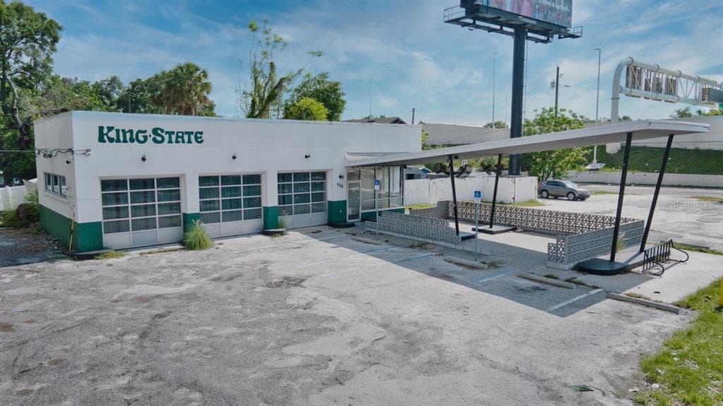 520 E FLORIBRASKA AVENUE TAMPA, FL 33603