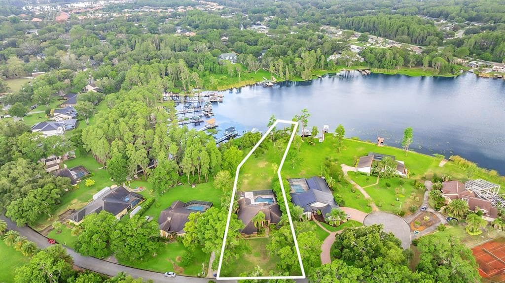 707 WARREN ROAD LUTZ, FL 33548