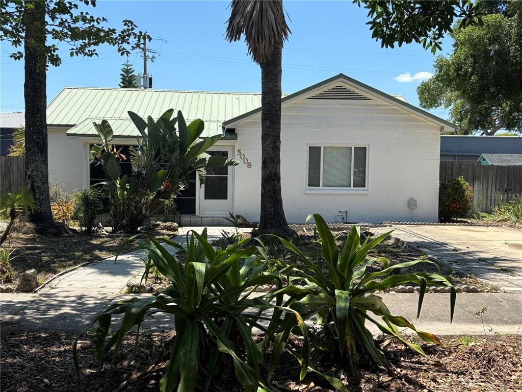 5008 N SUWANEE AVENUE TAMPA, FL 33603