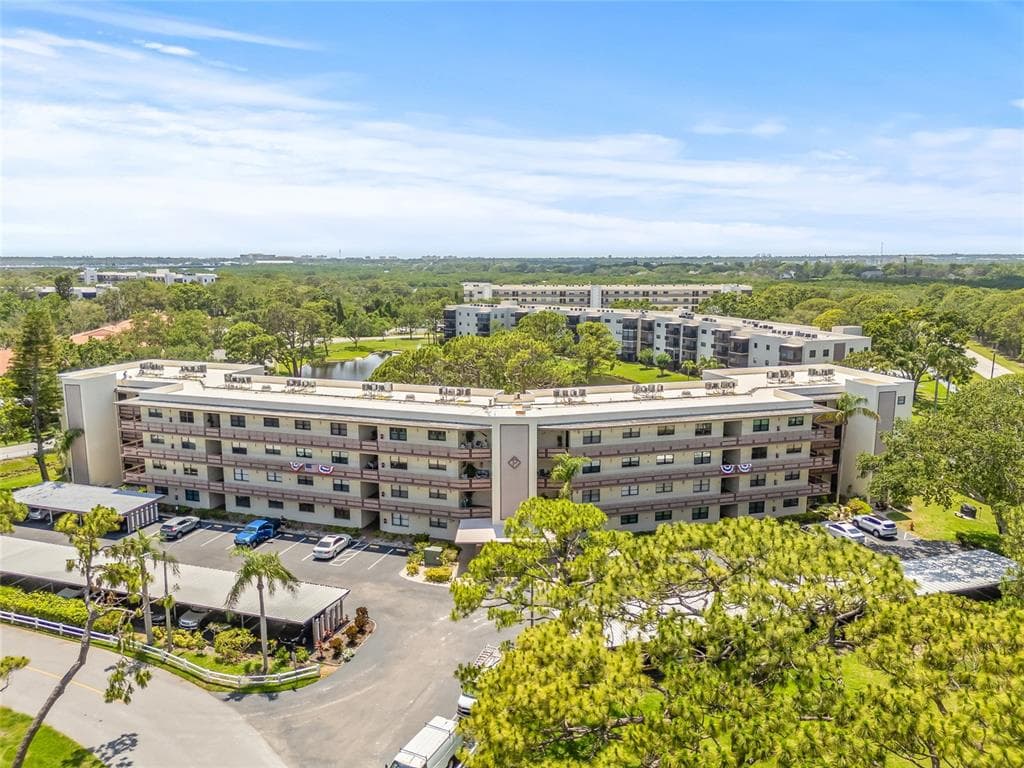 6188 80TH STREET N UNIT 101 ST PETERSBURG, FL 33709
