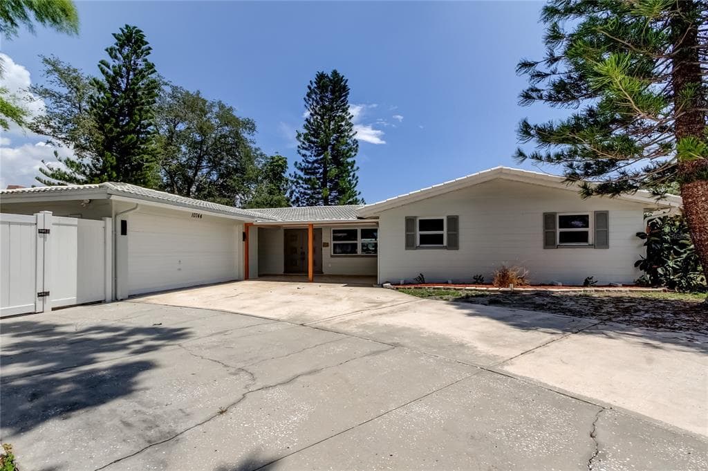 10744 DRUMMOND ROAD TAMPA, FL 33615